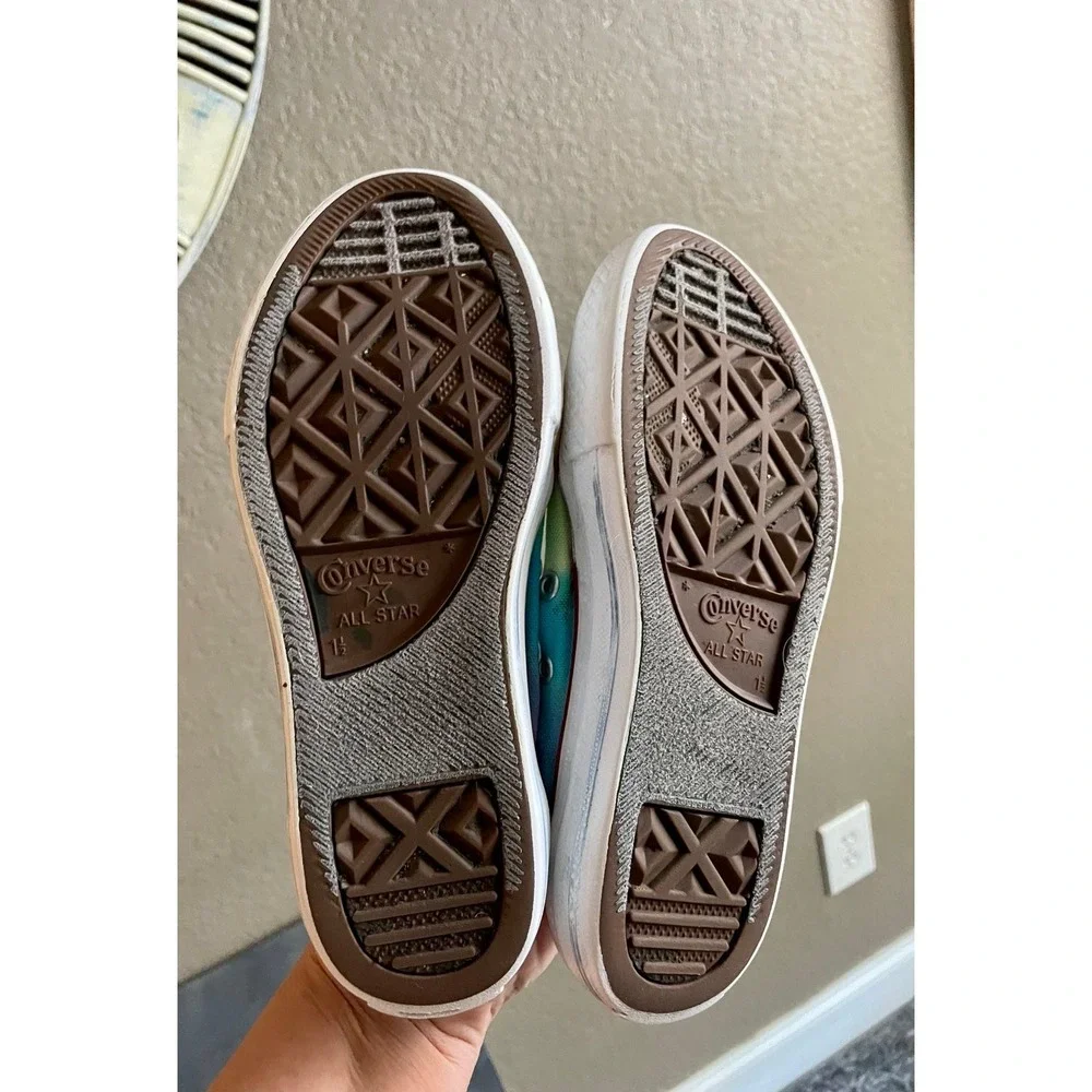 Youth Rainbow All Star Converse Size 1.5